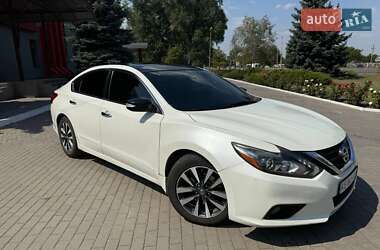 Седан Nissan Altima 2016 в Павлограді