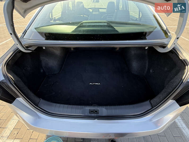 Седан Nissan Altima 2019 в Одесі