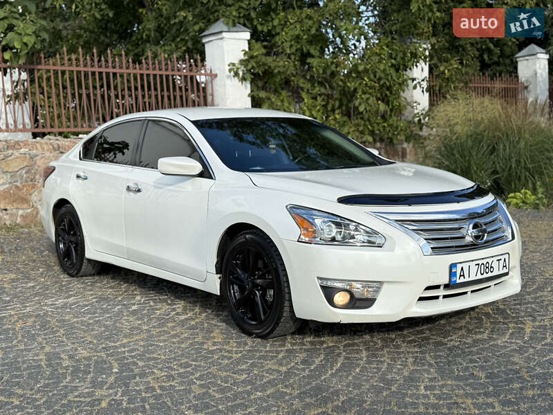 Седан Nissan Altima 2015 в Киеве