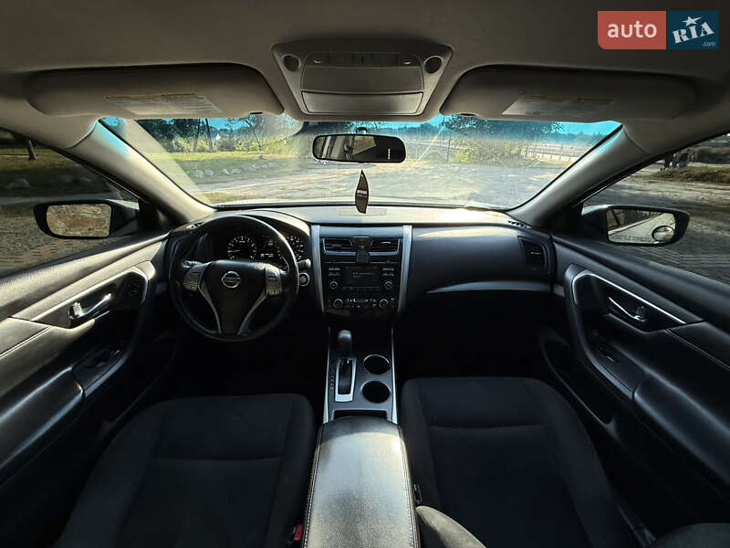 Седан Nissan Altima 2015 в Киеве
