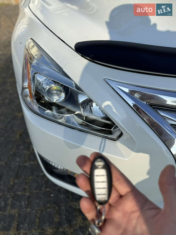 Седан Nissan Altima 2015 в Киеве