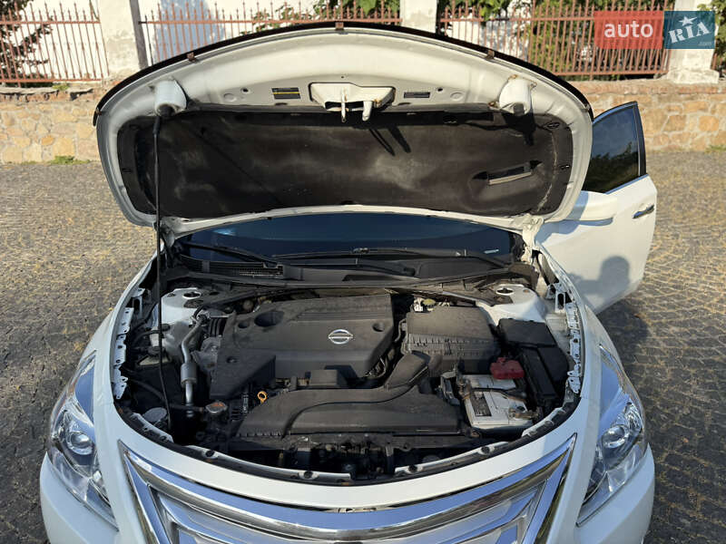 Седан Nissan Altima 2015 в Киеве