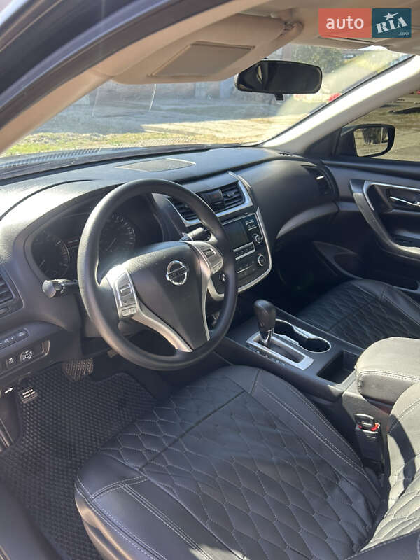 Седан Nissan Altima 2018 в Пирятині