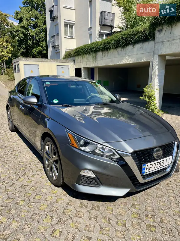 Nissan Altima 2019