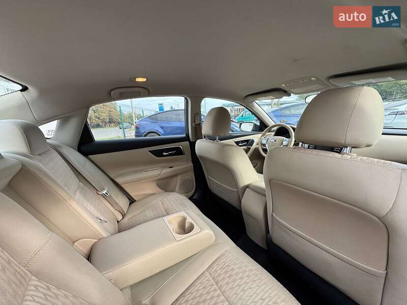 Седан Nissan Altima 2018 в Луцьку