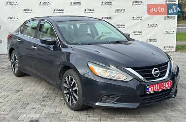 Седан Nissan Altima 2018 в Луцьку