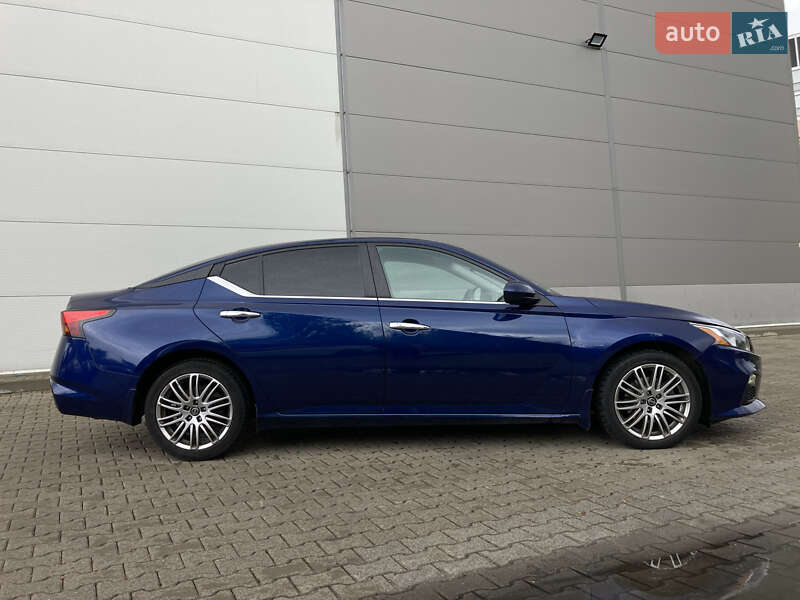 Седан Nissan Altima 2020 в Києві