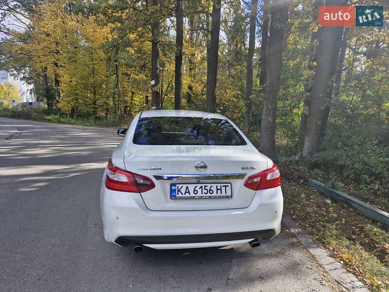 Седан Nissan Altima 2018 в Києві