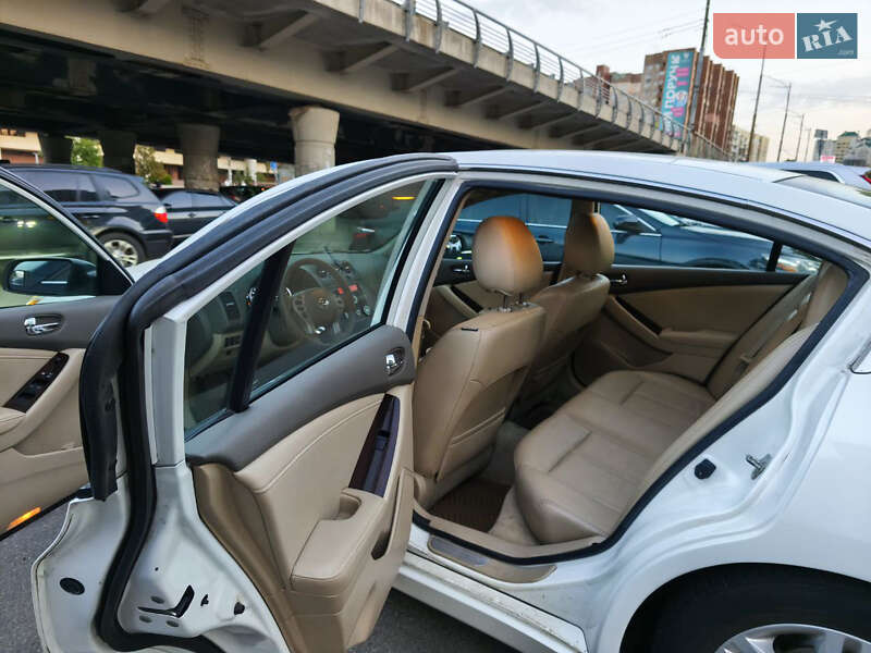 Седан Nissan Altima 2011 в Киеве фото 10 Седан Nissan Altima 2011 в Киеве