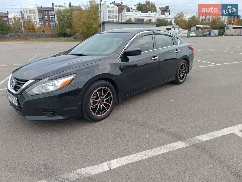 Седан Nissan Altima 2016 в Белогородке