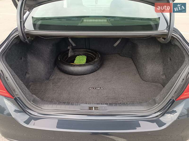 Седан Nissan Altima 2016 в Белогородке