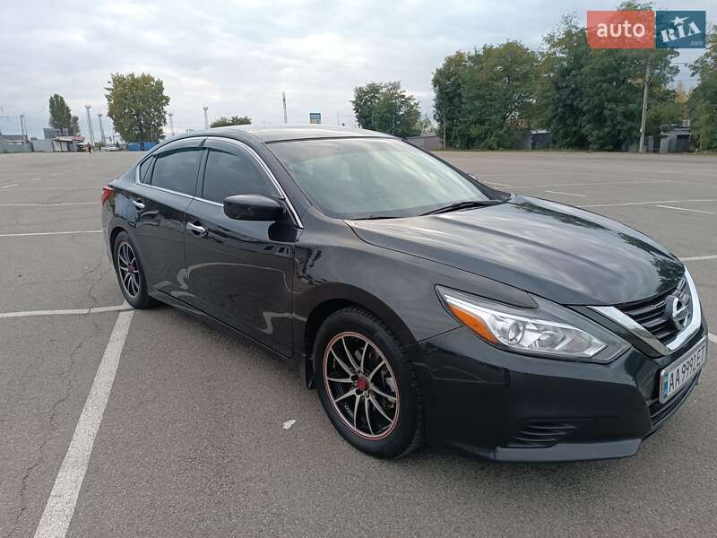 Седан Nissan Altima 2016 в Белогородке