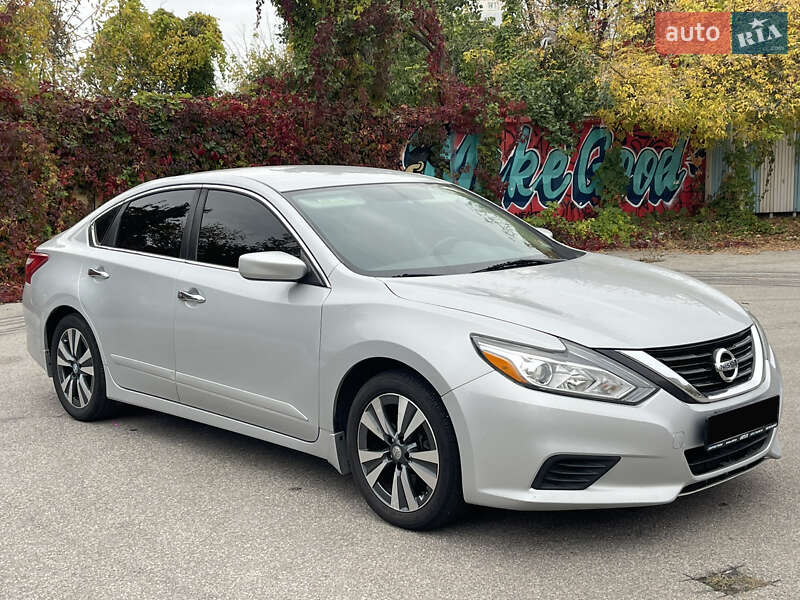 Седан Nissan Altima 2016 в Харькове фото 5 Седан Nissan Altima 2016 в Харькове