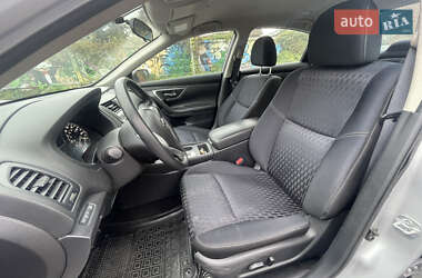 Седан Nissan Altima 2016 в 