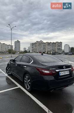 Седан Nissan Altima 2017 в Киеве