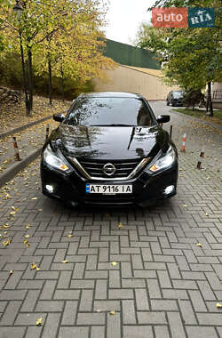 Седан Nissan Altima 2017 в Чайках