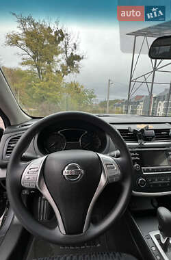 Седан Nissan Altima 2017 в 