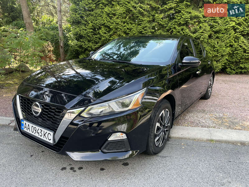 Седан Nissan Altima 2019 в Киеве