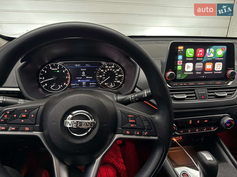 Седан Nissan Altima 2019 в Киеве