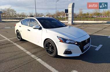 Седан Nissan Altima 2019 в Києві