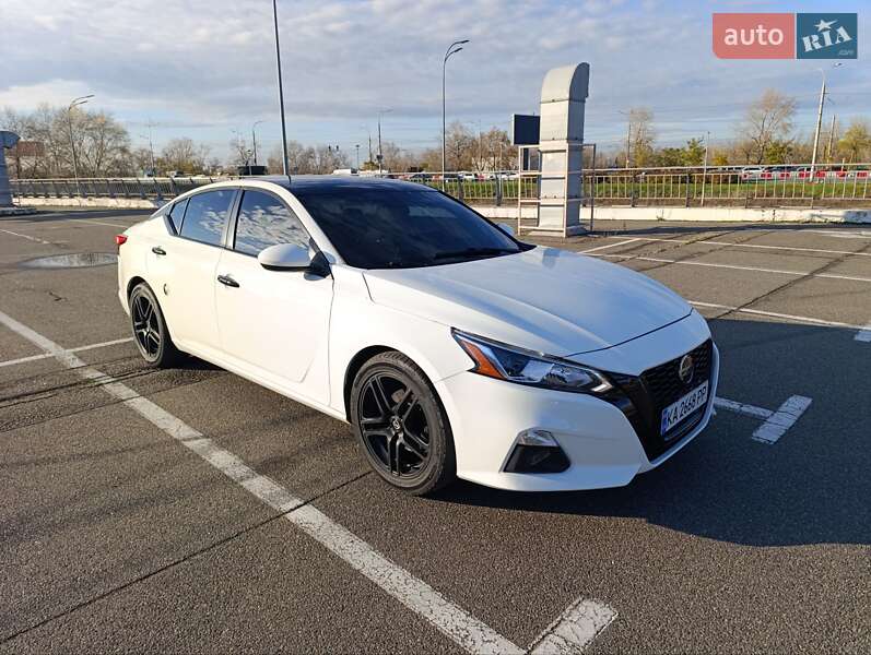 Nissan Altima 2019