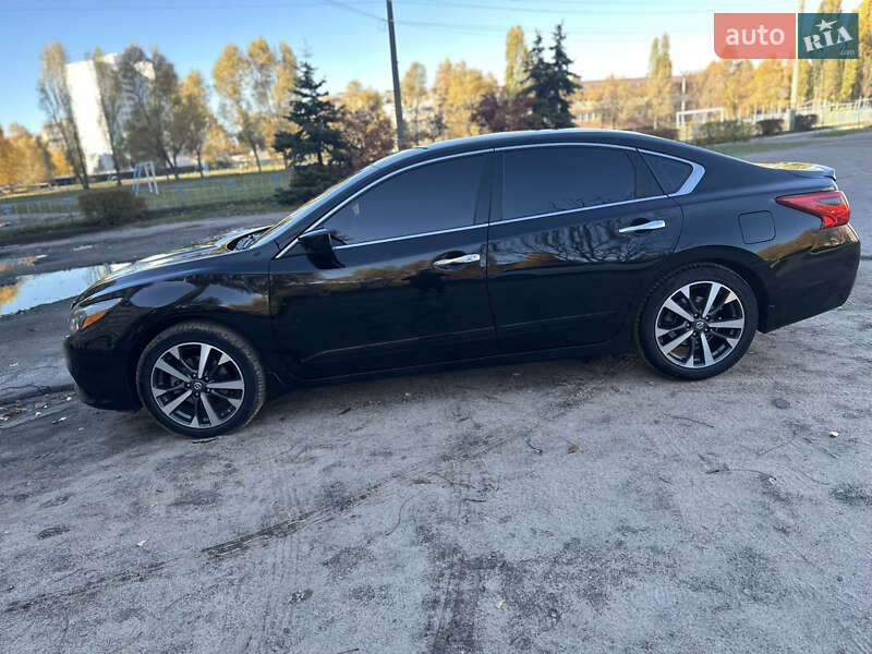 Седан Nissan Altima 2016 в Каменском