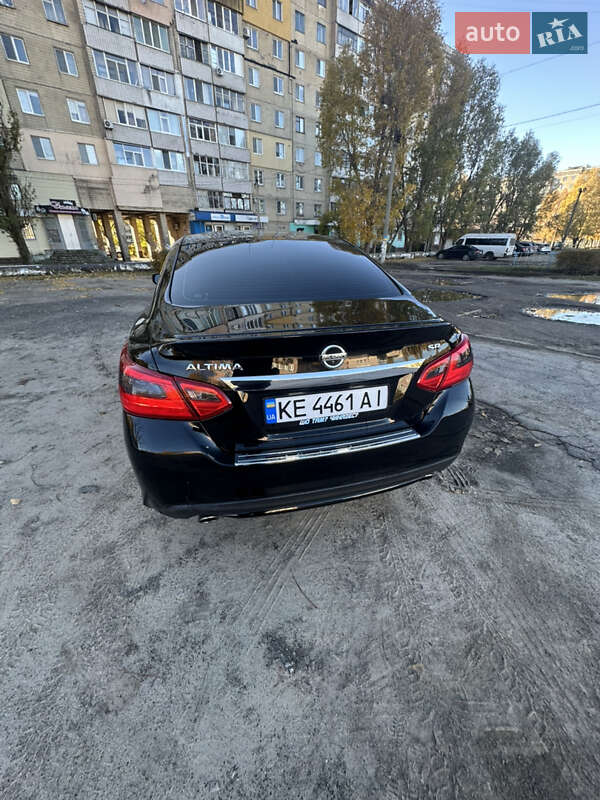 Седан Nissan Altima 2016 в Каменском