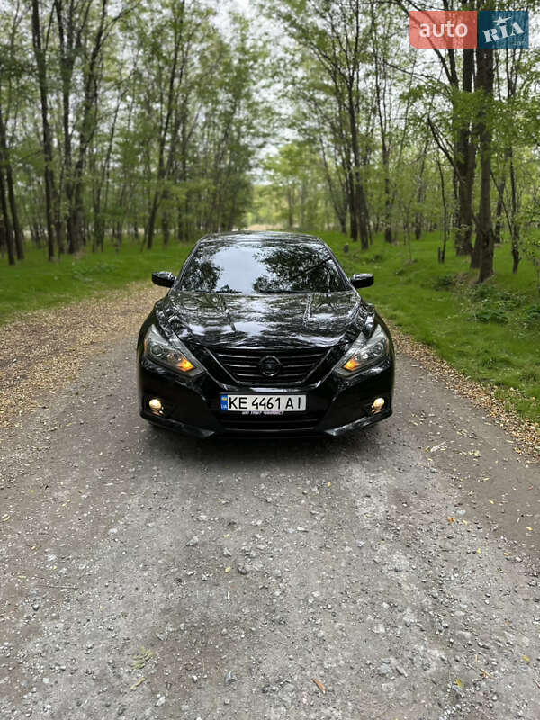 Седан Nissan Altima 2016 в Каменском