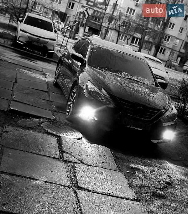 Седан Nissan Altima 2016 в Каменском