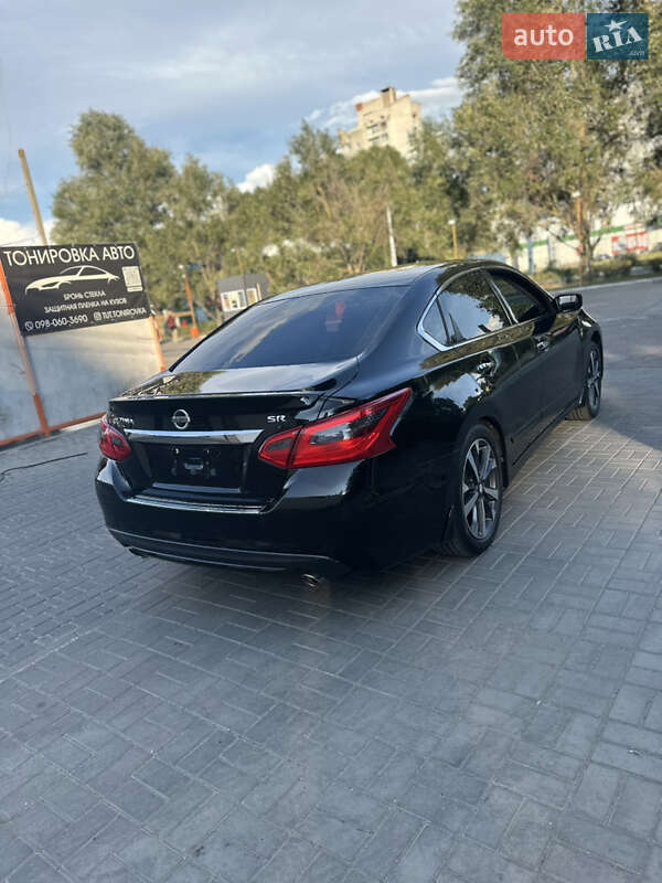 Седан Nissan Altima 2016 в Каменском