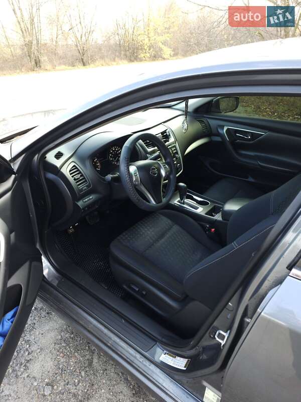 Седан Nissan Altima 2016 в Днепре