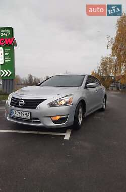 Седан Nissan Altima 2015 в Буче