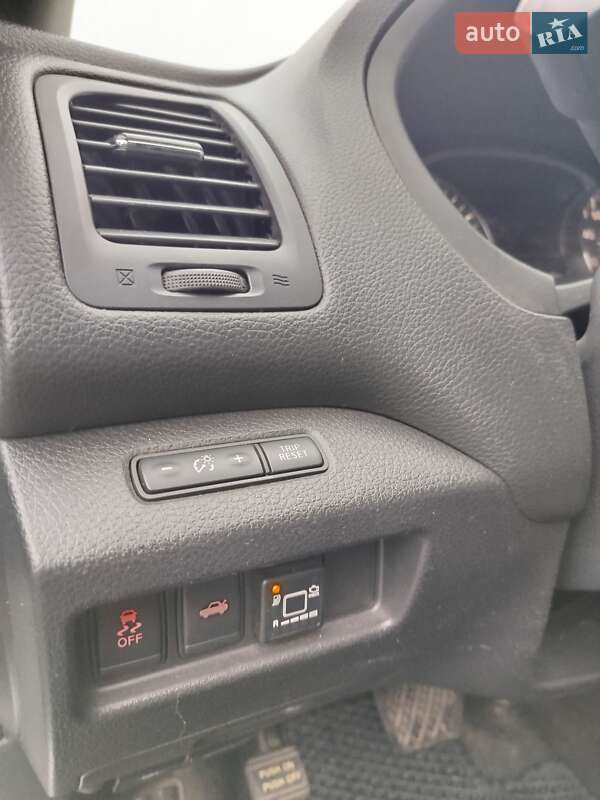 Седан Nissan Altima 2015 в Бучі