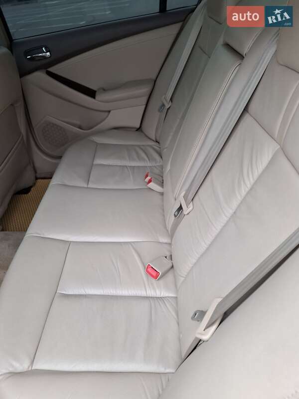 Седан Nissan Altima 2009 в Виннице