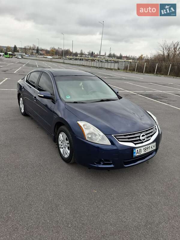 Седан Nissan Altima 2009 в Виннице