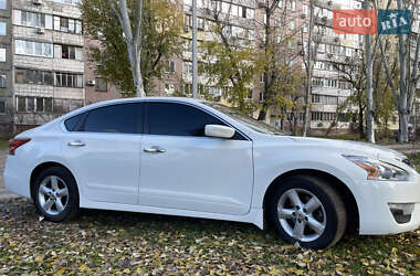 Седан Nissan Altima 2015 в Дніпрі