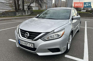 Седан Nissan Altima 2016 в Києві