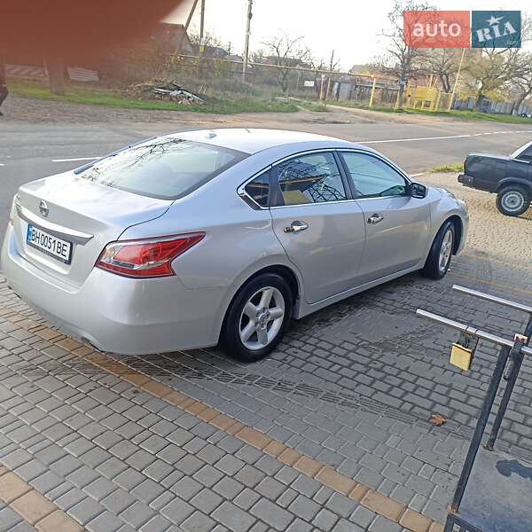 Седан Nissan Altima 2015 в Одесі