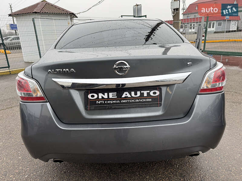 Седан Nissan Altima 2014 в Киеве