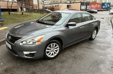 Седан Nissan Altima 2014 в Києві