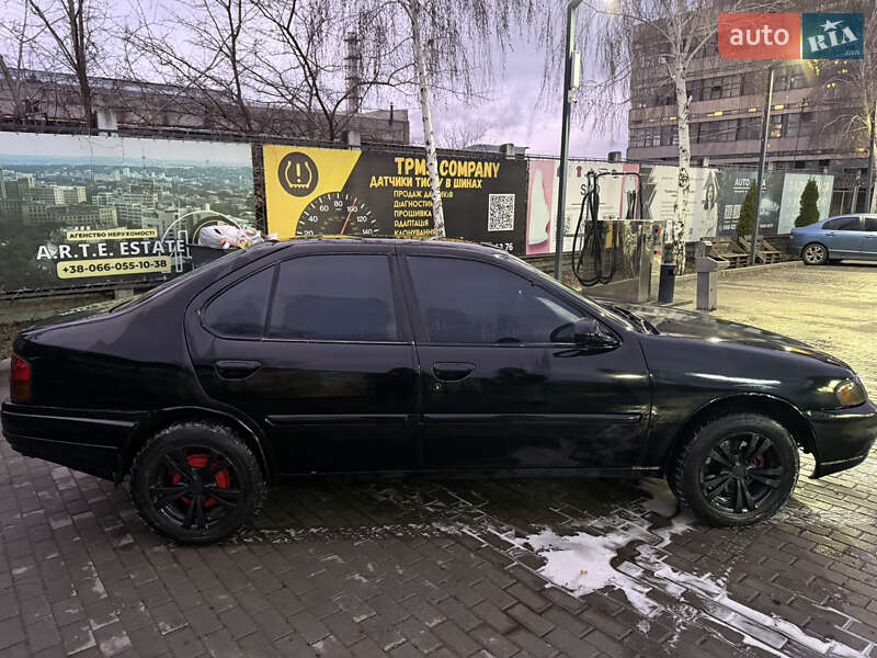 Седан Nissan Altima 1998 в Харькове