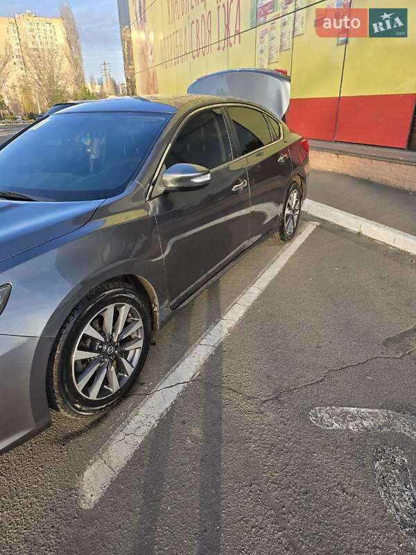 Седан Nissan Altima 2017 в Одессе