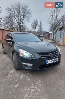 Седан Nissan Altima 2015 в Запоріжжі
