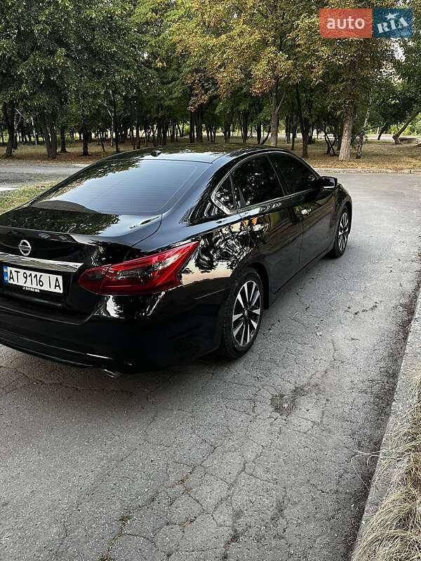 Седан Nissan Altima 2017 в Киеве фото 5 Седан Nissan Altima 2017 в Киеве