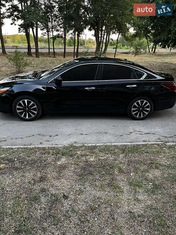 Седан Nissan Altima 2017 в Киеве фото 10 Седан Nissan Altima 2017 в Киеве