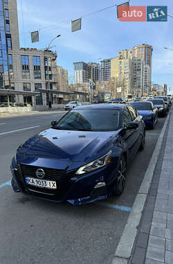 Седан Nissan Altima 2019 в Киеве