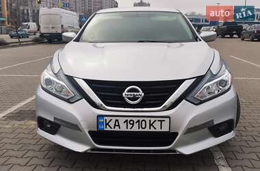Седан Nissan Altima 2016 в Києві