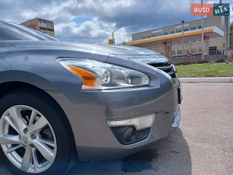 Седан Nissan Altima 2015 в Харкові