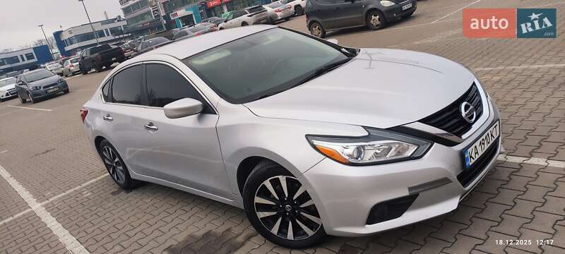 Седан Nissan Altima 2016 в Києві