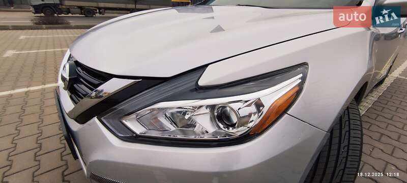 Седан Nissan Altima 2016 в Києві
